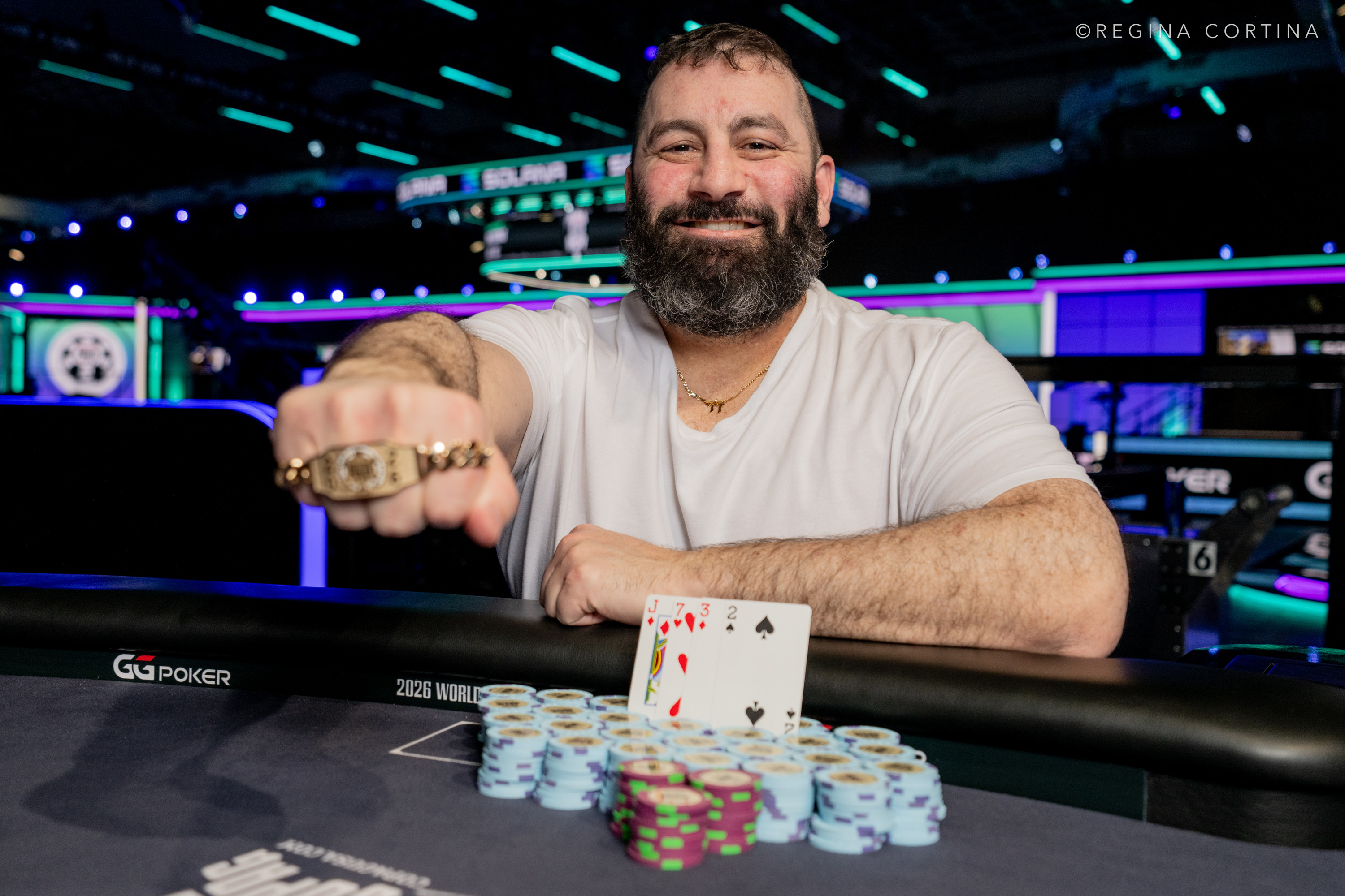 「双面牌桌」的疯狂：Justin Fawcett 如何在 WSOP 赢得唯一双底池锦标赛 - DG真人视讯 - DG真人视讯