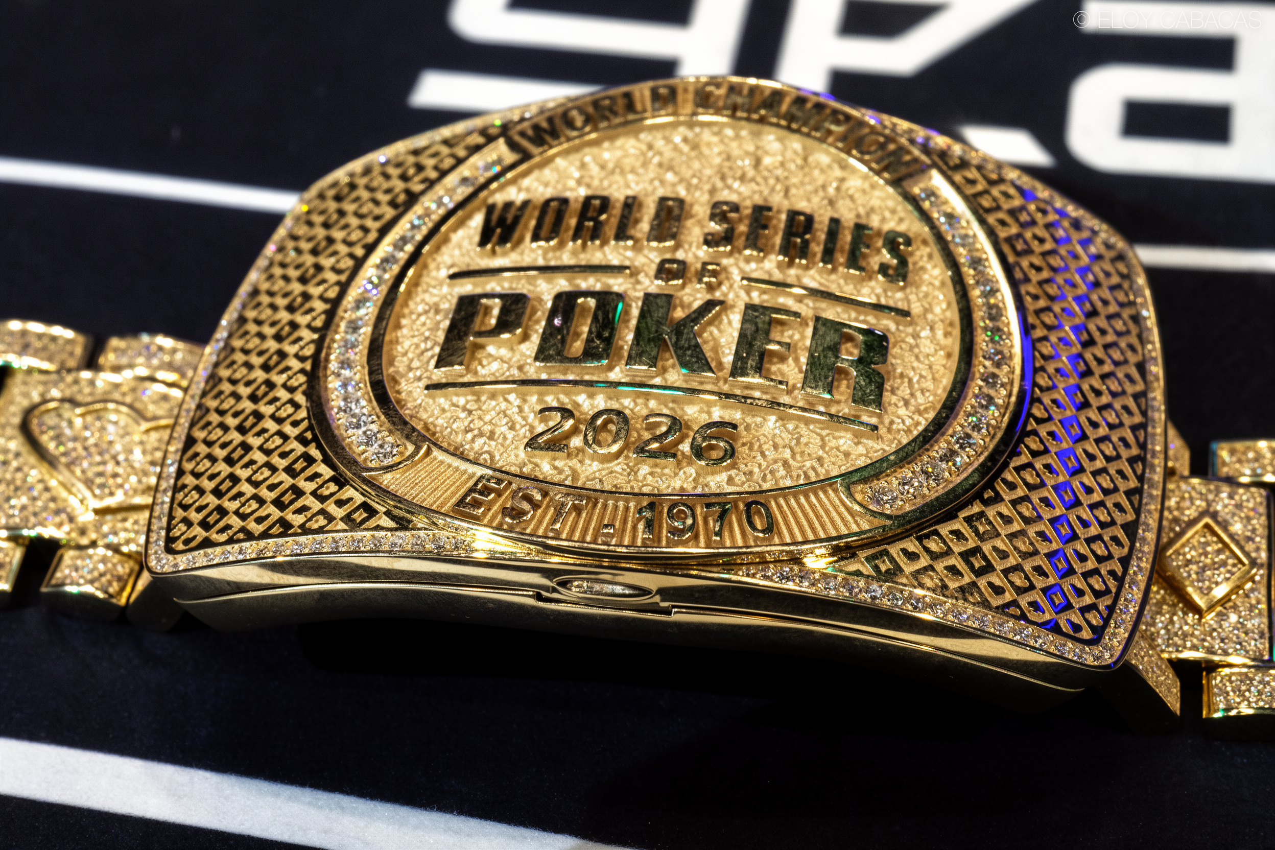 WSOP 主赛事首日淘汰战：六高底牌玩家豪赌全军覆没的心理博弈解析 - DG视讯